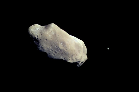 Asteroit ve uydusuGörsel kaynağı: NASA